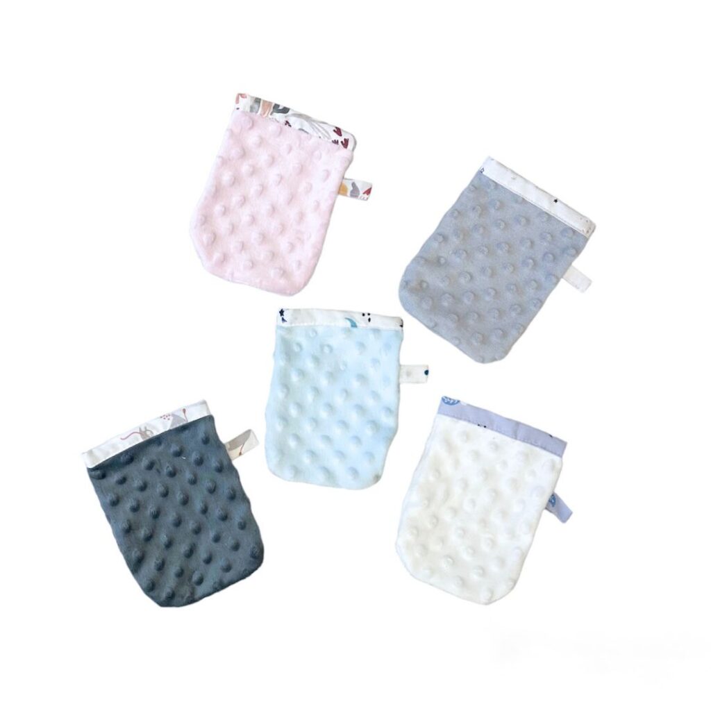 Rukavica za skidanje šminke vodom