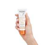 VICHY Capital Soleil Obojena zaštitna krema protiv tamnih mrlja 3u1 SPF50+ 50 ml (3)